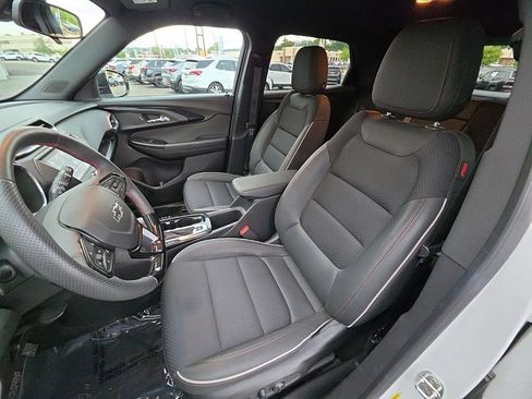 Used 2023 Chevrolet TrailBlazer RS AWD/4WD image 25
