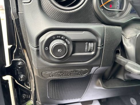 Used 2024 Jeep Wrangler Unlimited Rubicon AWD/4WD image 54