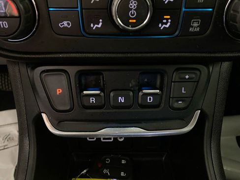 Used 2020 GMC Terrain SLE w/ Driver Convenience Package FWD image 19