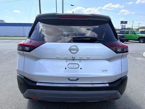 Used 2022 Nissan Rogue SV FWD image 2