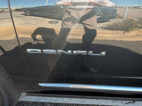 Used 2022 GMC Yukon Denali image 12