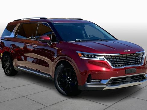 Used 2022 Kia Carnival SX Prestige image 3