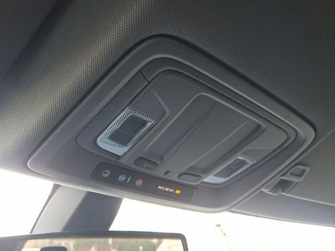 Used 2019 Chevrolet Silverado 1500 Custom w/ Custom Value Package image 32