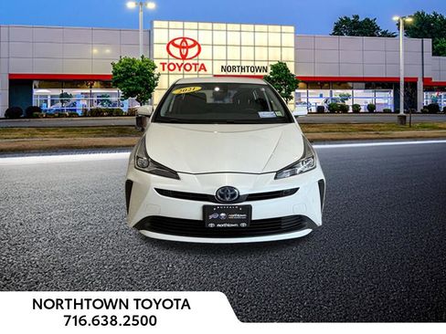 Used 2021 Toyota Prius LE w/ Carpet Mat Package (TMS) FWD image 5