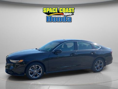 Used 2023 Honda Accord EX image 8