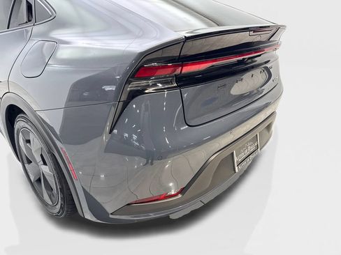 Used 2025 Toyota Prius LE FWD image 19