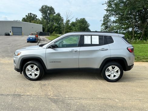 Used 2022 Jeep Compass Latitude AWD/4WD image 11