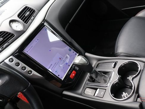 Used 2015 Maserati GranTurismo Sport RWD image 20