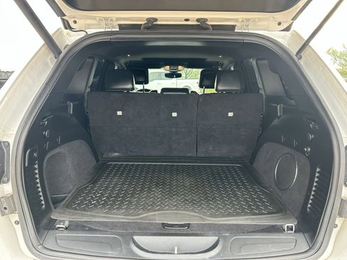 Used 2018 Jeep Grand Cherokee Altitude image 11