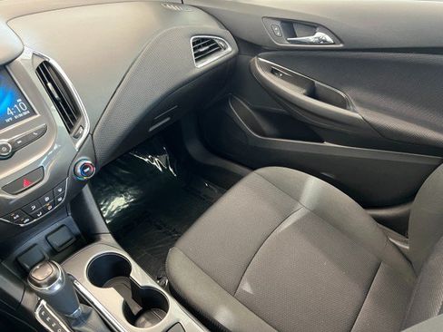 Used 2016 Chevrolet Cruze LT FWD image 18
