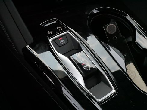 Used 2025 Audi Q5 Premium Plus w/ Premium Plus AWD/4WD image 24