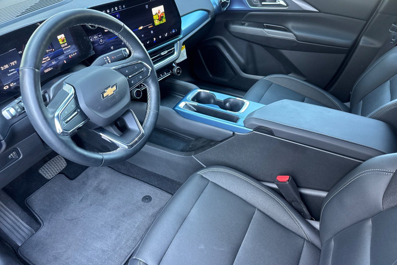 Used 2024 Chevrolet Equinox EV LT FWD image 9