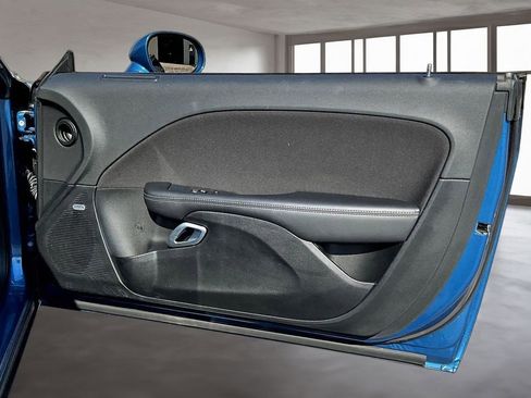 Used 2022 Dodge Challenger SXT w/ Driver Convenience Group image 25