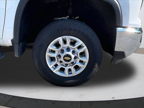 Used 2025 Chevrolet Silverado 2500 LT w/ Convenience Package AWD/4WD image 32