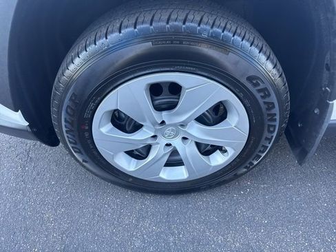 Used 2025 Toyota RAV4 LE AWD/4WD image 29