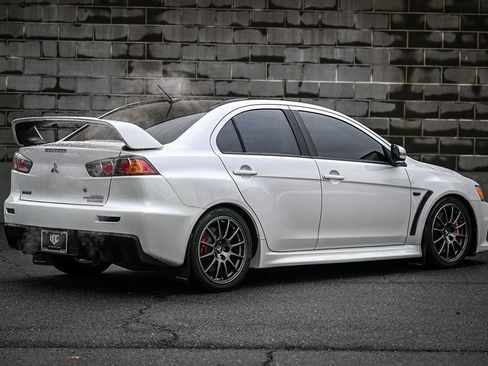 Used 2015 Mitsubishi Lancer Evolution Final Edition image 3