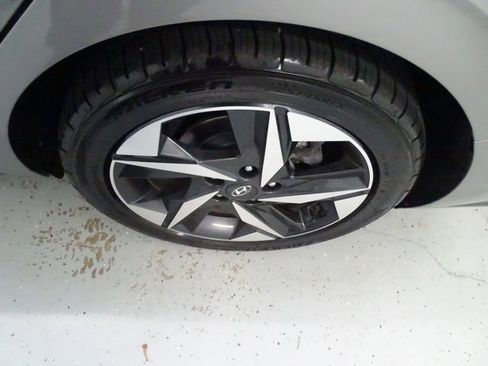 Used 2023 Hyundai Elantra Limited w/ Cargo Package FWD image 27