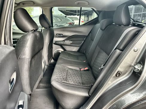 Used 2022 Nissan Kicks SV FWD image 4