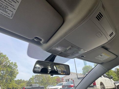 Used 2019 Volkswagen Golf S image 33