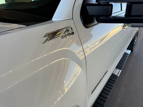 Used 2018 GMC Sierra 3500 SLT w/ Duramax Plus Package image 10