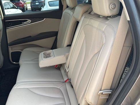 Used 2020 Lincoln Nautilus Reserve w/ Equipment Group 201A AWD/4WD image 9