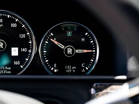 Used 2022 Rolls-Royce Cullinan Black Badge AWD/4WD image 49