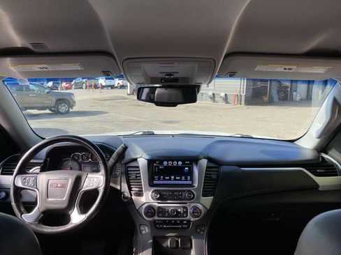 Used 2019 GMC Yukon XL SLT AWD/4WD image 12