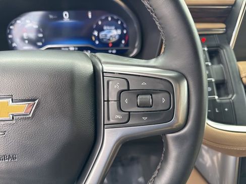 Used 2024 Chevrolet Suburban Premier w/ Premium Package AWD/4WD image 18