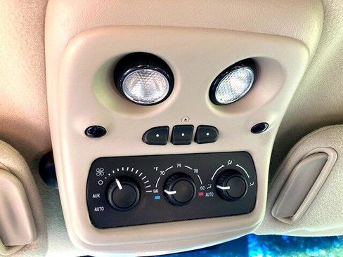 Used 2004 GMC Yukon XL SLT w/ Preferred Equipment Group image 18