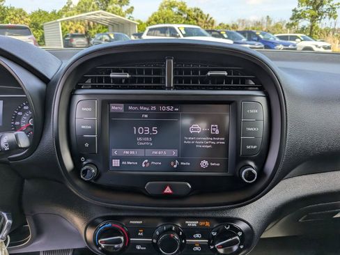 Certified 2022 Kia Soul LX FWD image 22