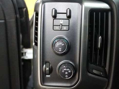 Used 2017 Chevrolet Silverado 1500 LT w/ Redline Edition AWD/4WD image 15