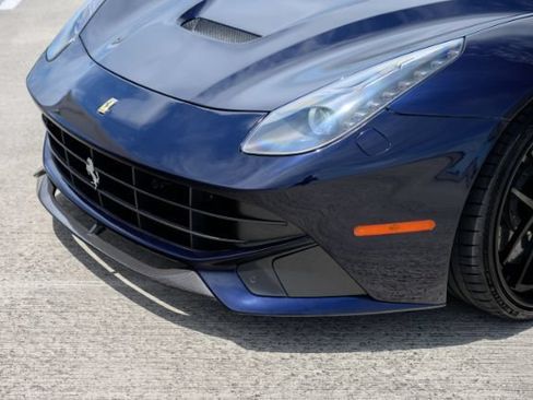 Used 2013 Ferrari F12 Berlinetta RWD image 10