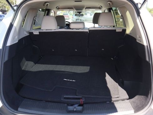 Certified 2023 Nissan Rogue SV image 30