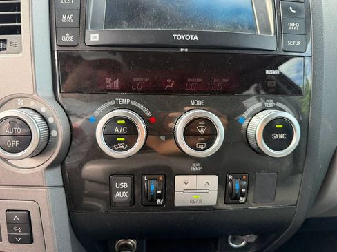 Used 2013 Toyota Sequoia Platinum RWD image 32
