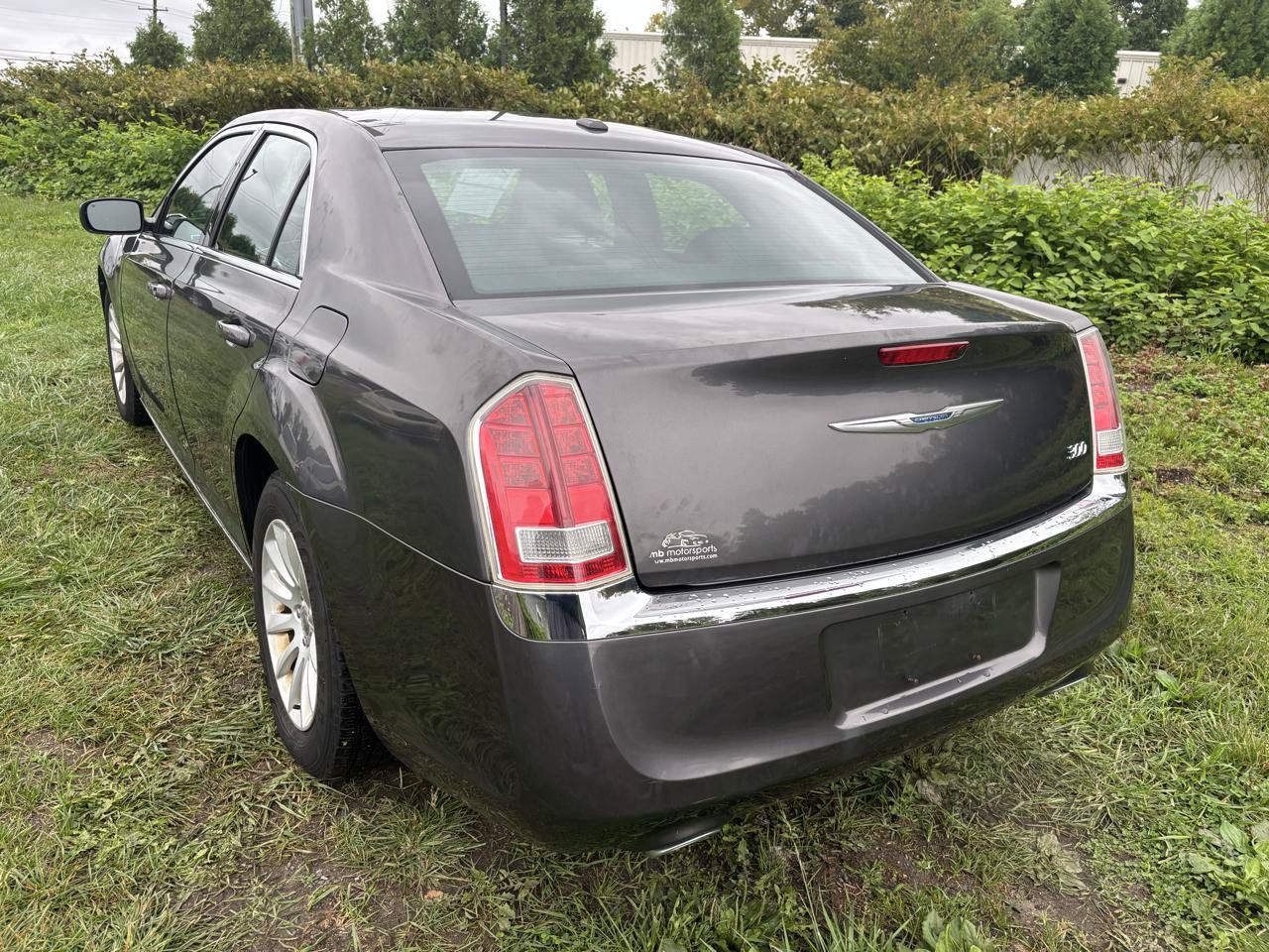 Used 2014 Chrysler 300 RWD image 7