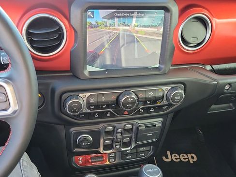 Certified 2020 Jeep Gladiator Rubicon image 8