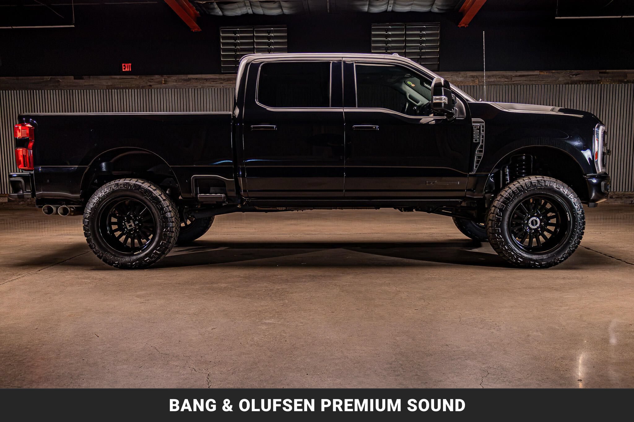 Used 2023 Ford F250 Lariat w/ Lariat Ultimate Package AWD/4WD image 10