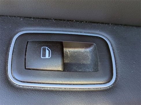 Used 2021 RAM 1500 Limited image 33