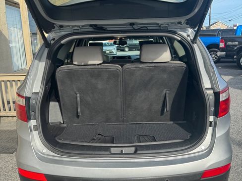 Used 2016 Hyundai Santa Fe SE w/ Option Group 03 FWD image 8