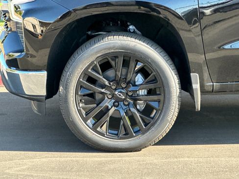 New 2026 Chevrolet Silverado 1500 LT w/ LPO, Dark Essentials Package AWD/4WD image 25