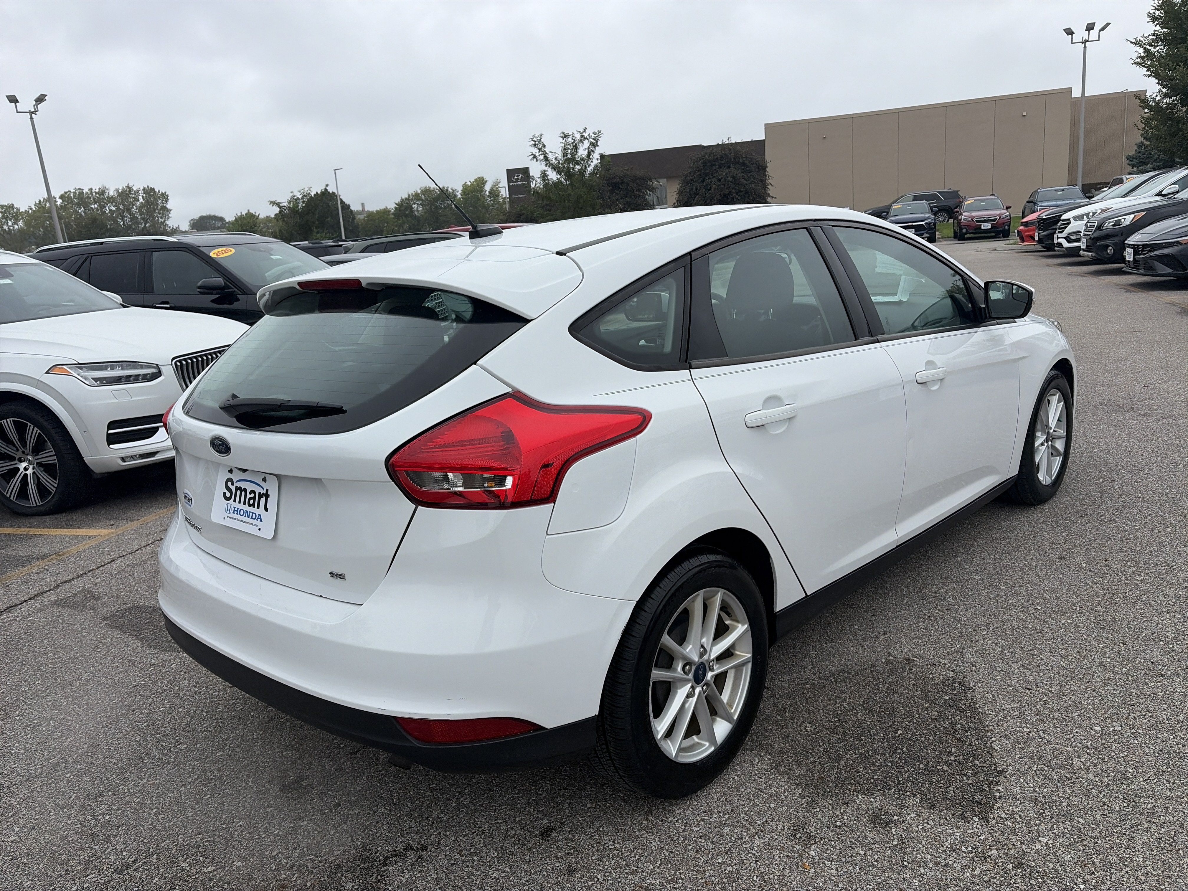 Used 2017 Ford Focus SE FWD image 5