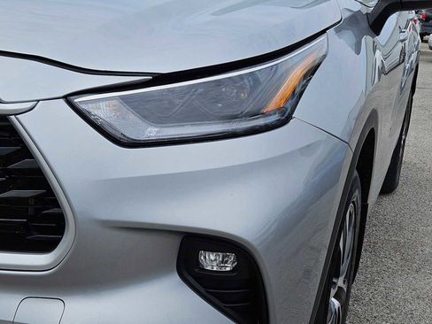 Used 2021 Toyota Highlander XLE image 12