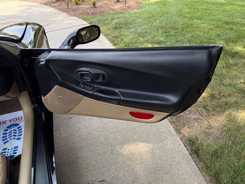 Used 2002 Chevrolet Corvette Convertible w/ Preferred Equipment Group1 image 50