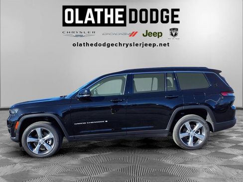 Used 2025 Jeep Grand Cherokee L Limited w/ Luxury Tech Group II image 18