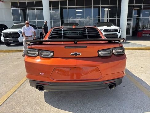 Used 2023 Chevrolet Camaro LT RWD image 6