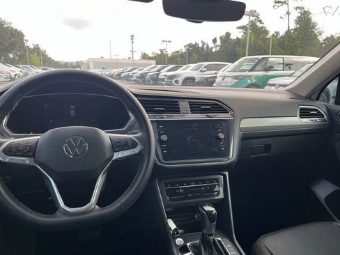 Used 2023 Volkswagen Tiguan SE image 19