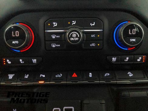 Used 2021 Chevrolet Silverado 2500 LTZ w/ LTZ Premium Package AWD/4WD image 23