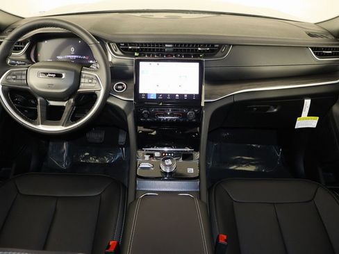 New 2025 Jeep Grand Cherokee Limited image 14