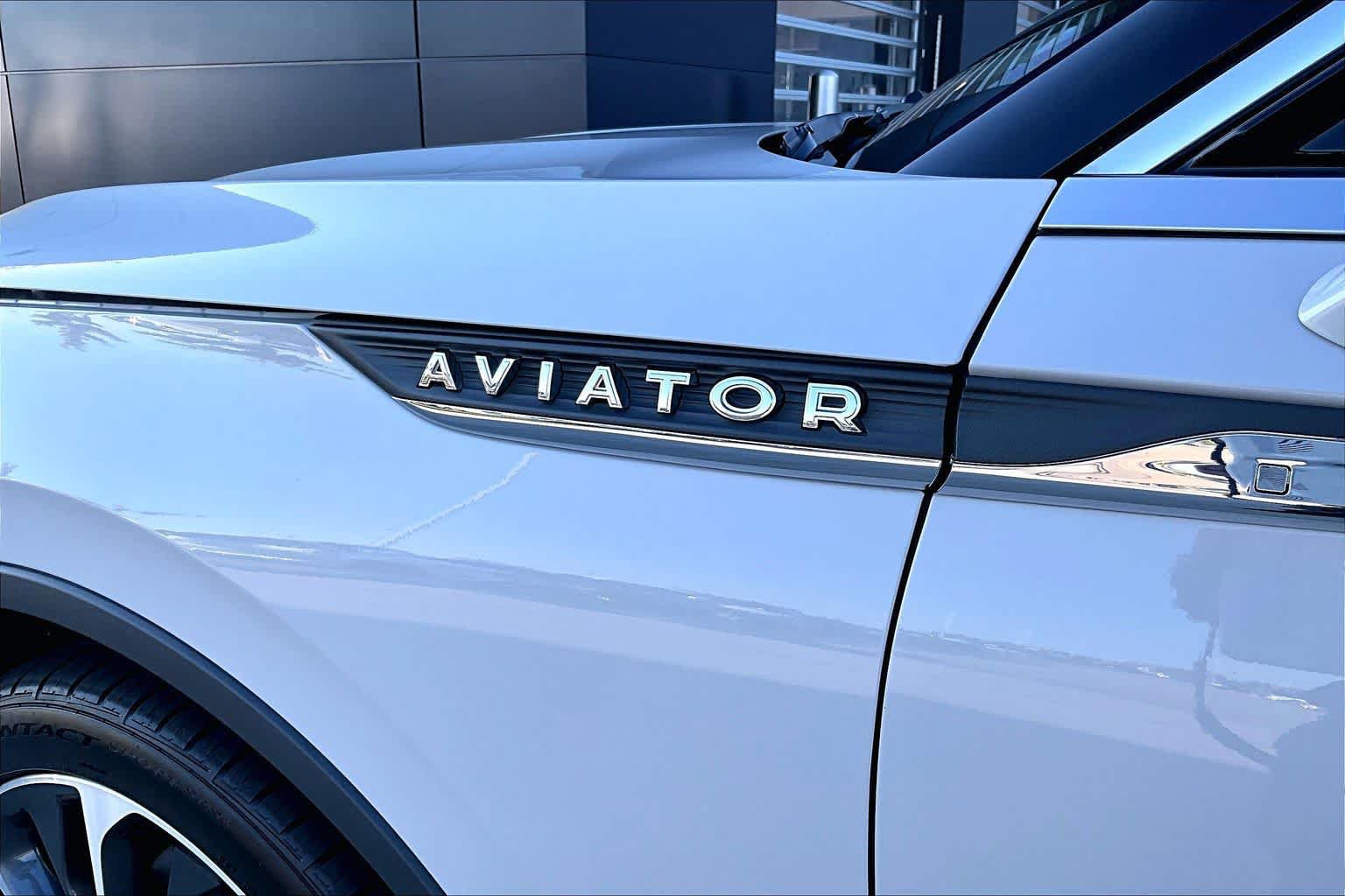 Used 2022 Lincoln Aviator Reserve w/ Equipment Group 201A RWD image 28