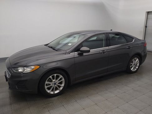 Used 2020 Ford Fusion SE FWD image 2